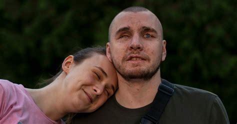 A camp teaches Ukrainian soldiers who were blinded in combat to navigate the world again